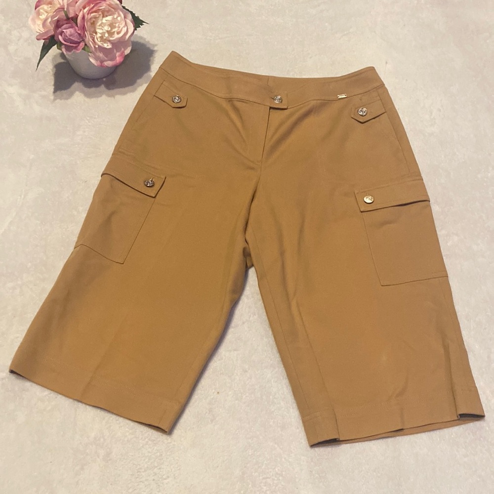 ST JOHN Size 10 Bermuda Shorts